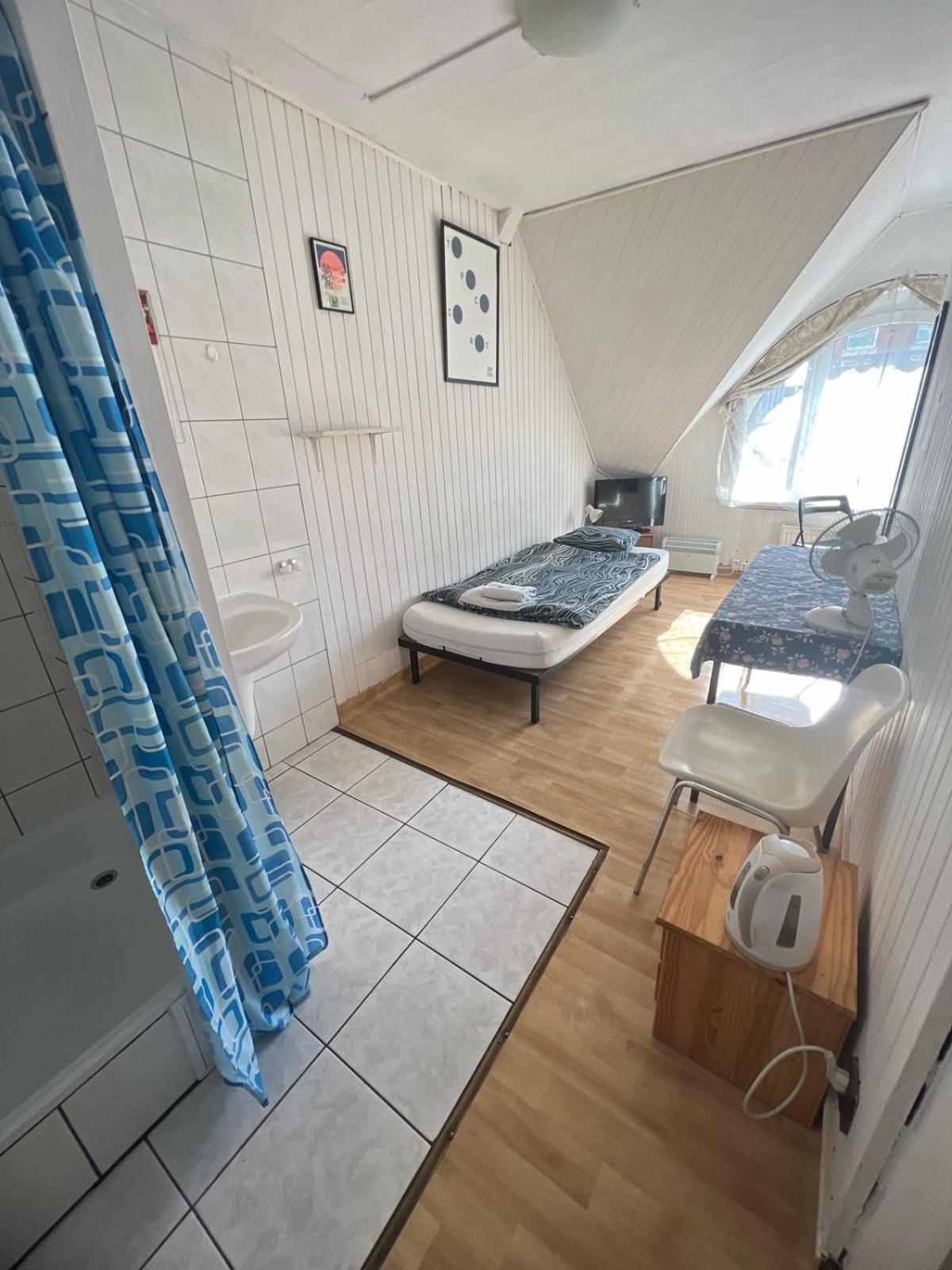 U Szermierzy Hostel Вроцлав Екстериор снимка